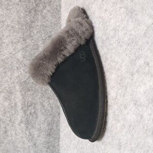 UGG Scuffette II Black Suede Slippers Womens Size 8